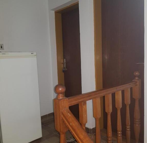 اتاق استاندارد با سرویس بهداشتی مشترک, Sobe I Apartmani Marović