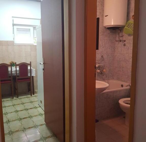 آپارتمان 1 خوابه, Sobe I Apartmani Marović