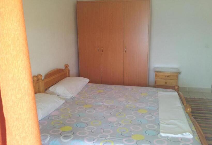 اتاق استاندارد با تخت بزرگ, Guest House And Tavern Leo