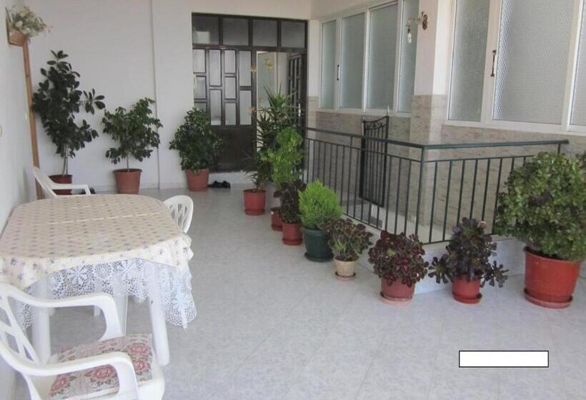 اتاق استاندارد, Guest House And Tavern Leo