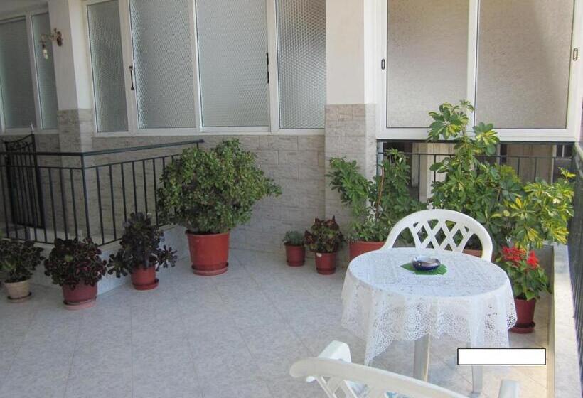اتاق استاندارد, Guest House And Tavern Leo