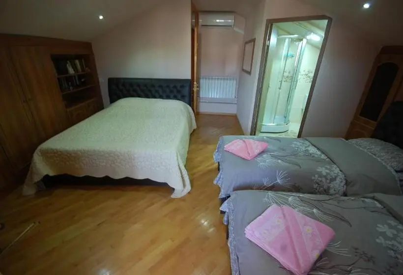 اتاق استاندارد چهار تخته, Guest House Eka & Gio
