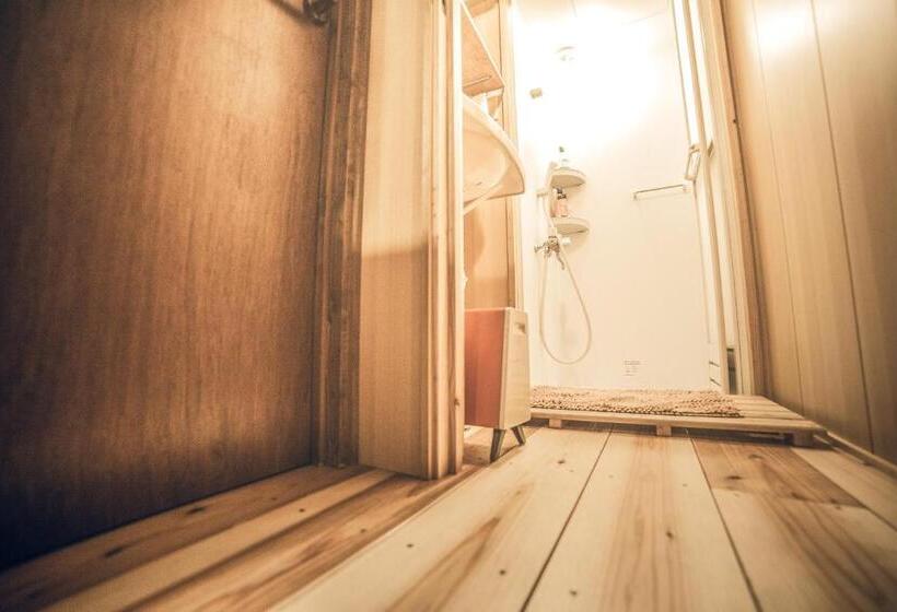 패밀리 룸 공용 욕실, Nostalgic Guesthouse For 1 To 3 Females Or A Group Of 4 People Or More