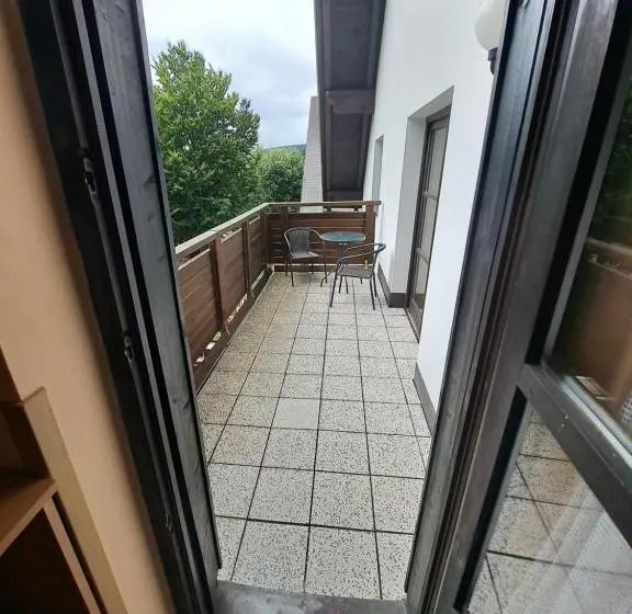 Camera Tripla Classica con Balcone, U Bernardýna
