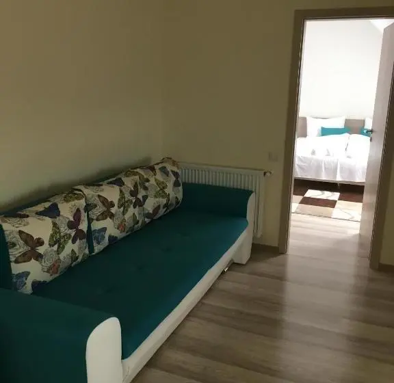 سوییت خانوادگی, Amso Residence