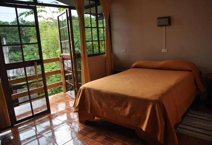 اتاق استاندارد, A Welcome Break Hostal