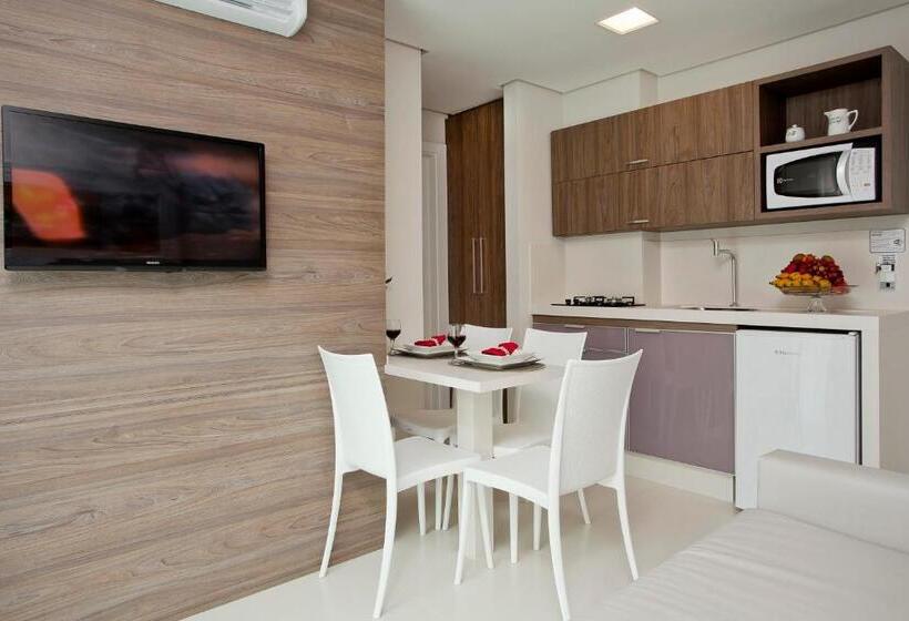 اتاق لوکس با بالکن و چشم‌انداز دریا, Pousada Gaúcha