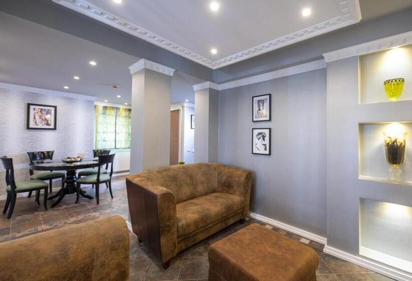 سوییت لوکس, Erla Villa