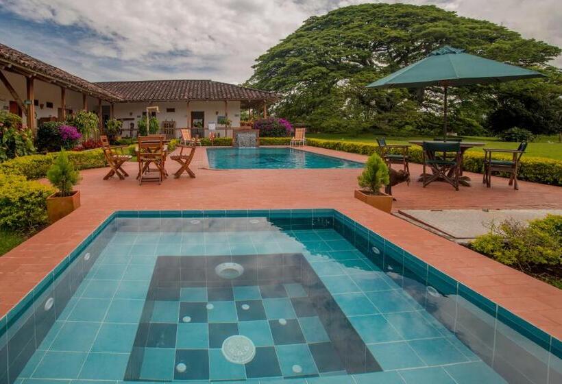 اتاق استاندارد چهار تخته, Hacienda El Samán