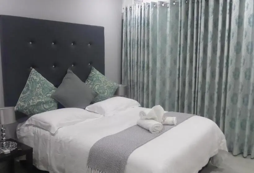 اتاق استاندارد, The Grand Orchid Guesthouse