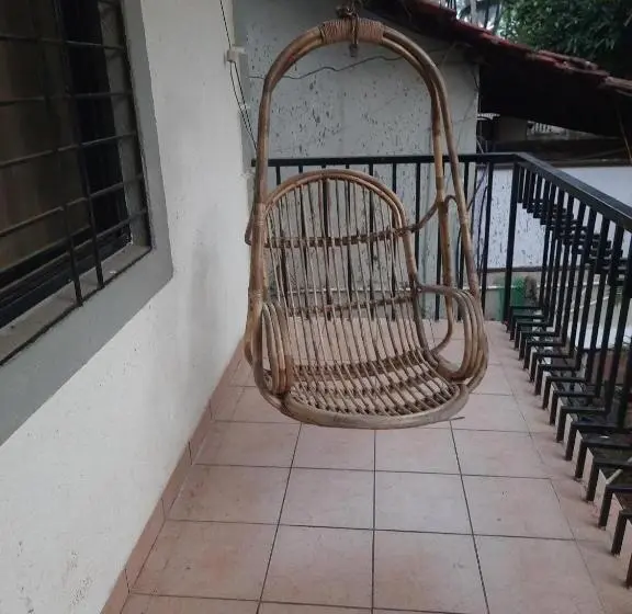 اتاق لوکس, Raikar Guest House