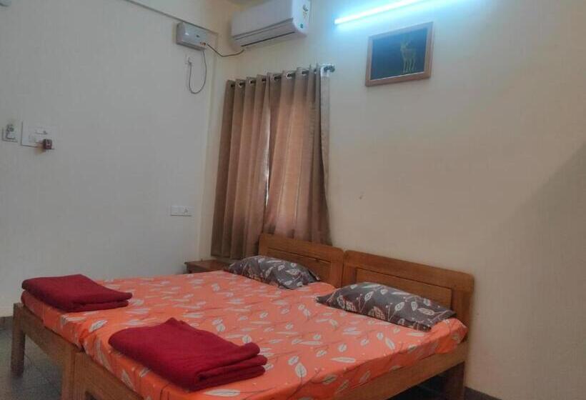 豪华房间, Raikar Guest House