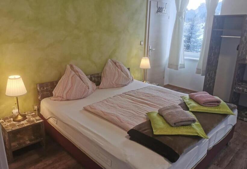 غرفة قياسية ثلاثية, Frühstückspension Gasthof Gesslbauer