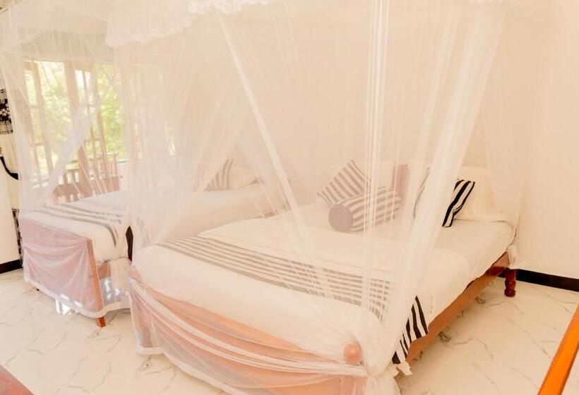 Economy Triple Room, Samiru Guest Inn Ella