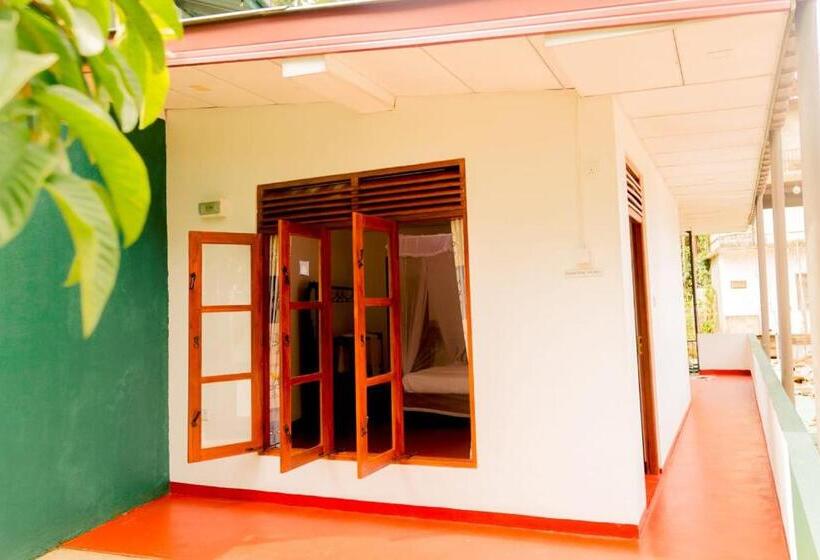 اتاق اکونومی, Samiru Guest Inn Ella