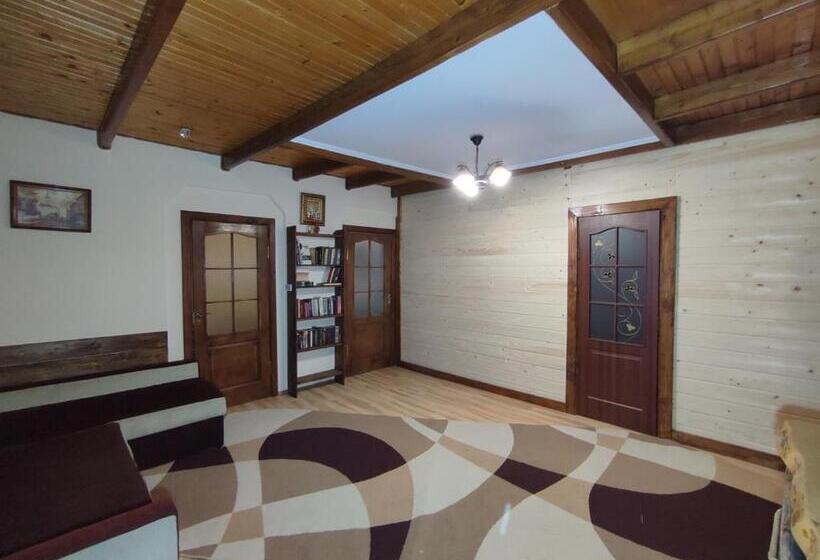 اتاق خانوادگی, Guest House Plai