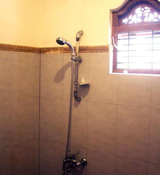 家庭间, Tiny Royal Palace