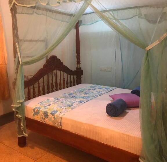 带大床的高级房间, Tiny Royal Palace