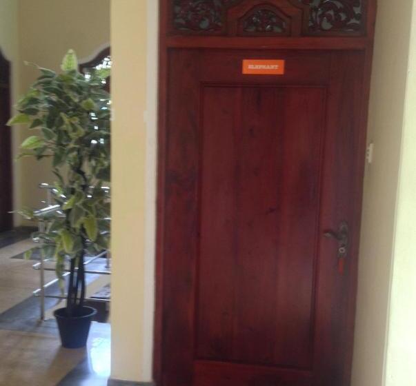 带大床的高级房间, Tiny Royal Palace