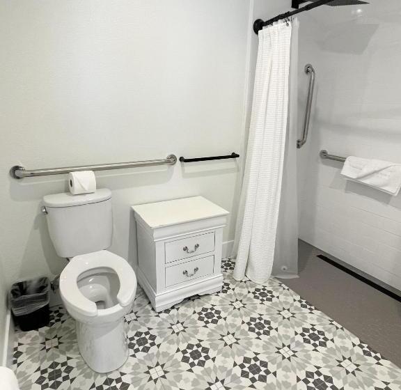 身障者適用キングサイズベッドルーム, New Haven Inn