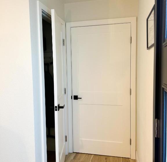 身障者適用キングサイズベッドルーム, New Haven Inn