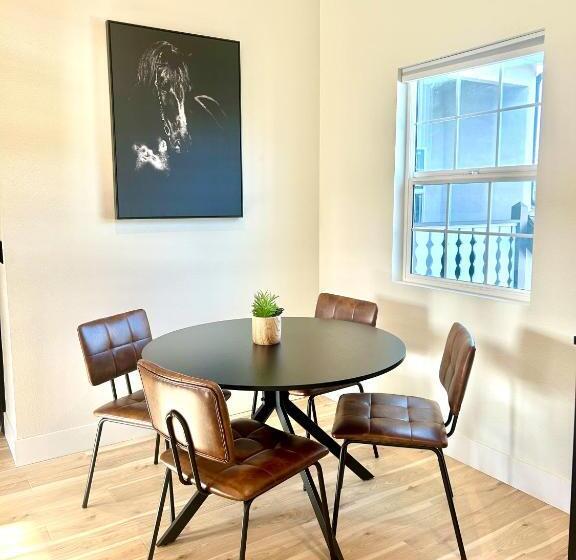سوییت سوپریور, New Haven Inn