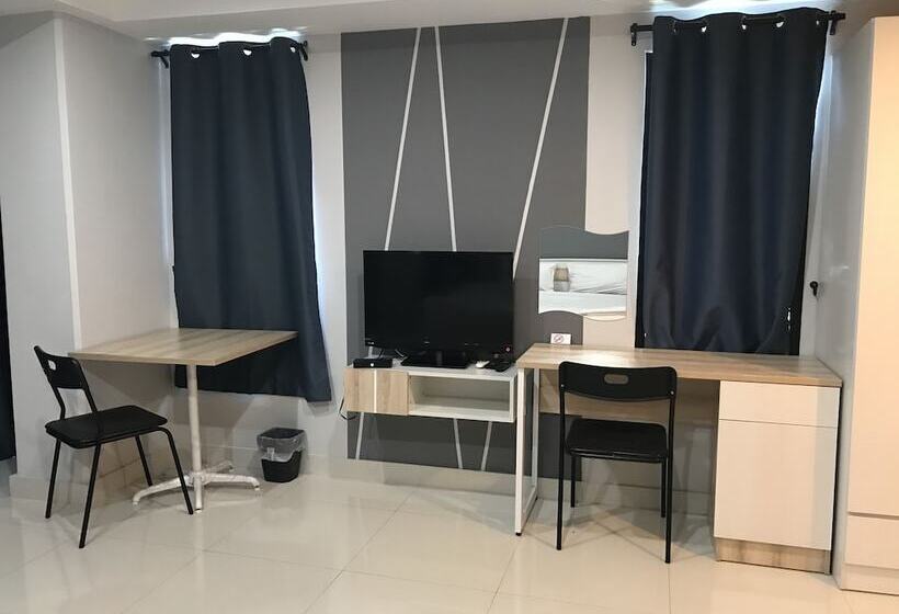 수피리어 스튜디오, Ploen Ploen Residence