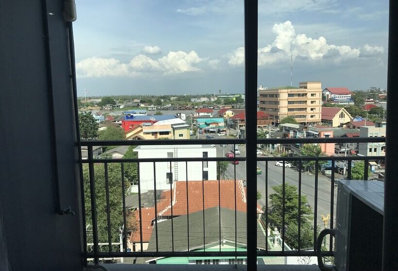 수피리어 스튜디오, Ploen Ploen Residence