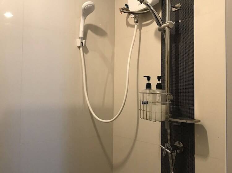 디럭스 스튜디오, Ploen Ploen Residence