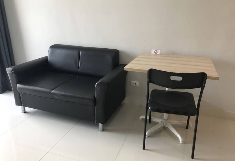 스위트, Ploen Ploen Residence