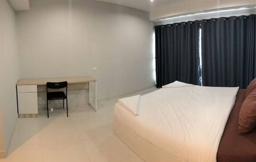 스위트, Ploen Ploen Residence