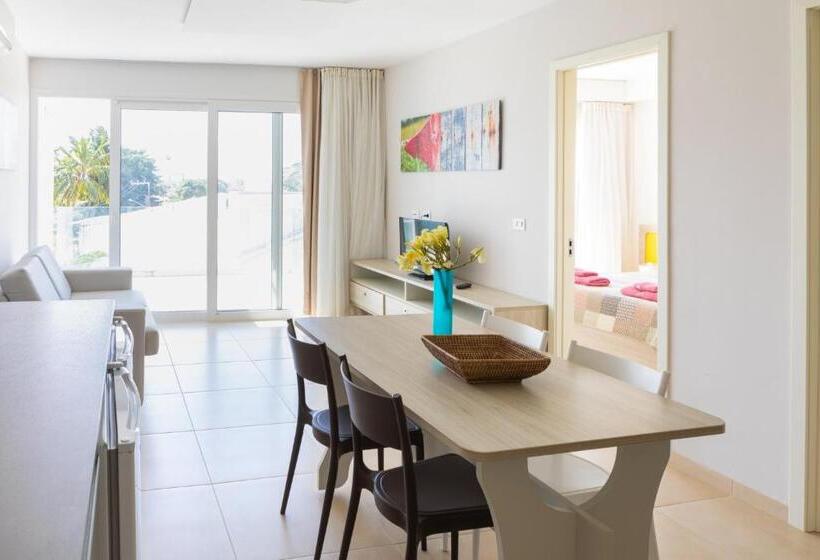 آپارتمان 1 خوابه با بالکن, As Coloridas