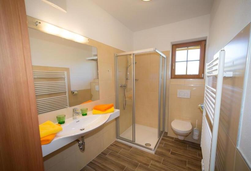 2 Sovrums Lägenhet, Rojerhof