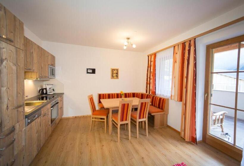 1 Sovrums Lägenhet, Rojerhof