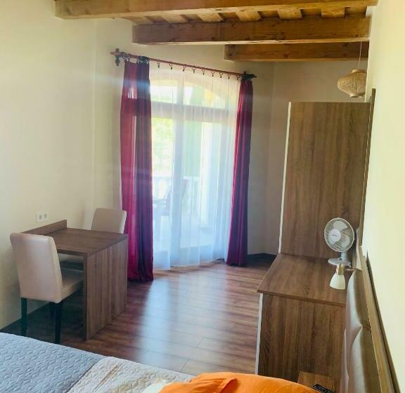 اتاق لوکس با بالکن, Harmónia Vendégház