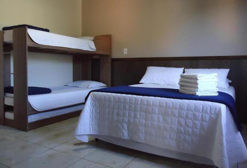 اتاق خانوادگی, Pousada Vô Quintino