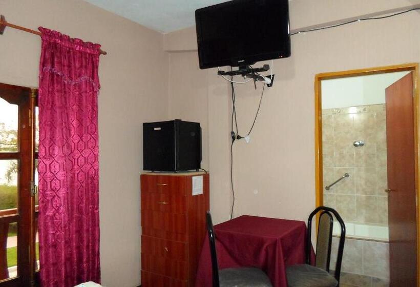 اتاق لوکس, Antonia