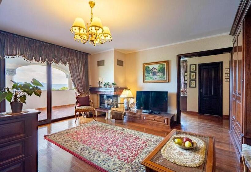 شقة غرفة واحدة مزودة بتراس, Conacul Malul Alb