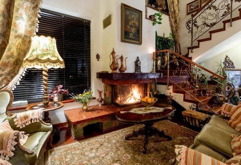 ‫فيلا غرفة نوم واحدة مطلة على الحديقة, Conacul Malul Alb