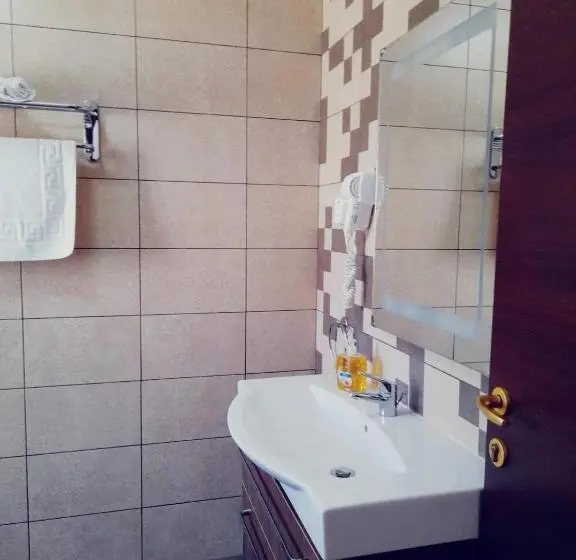 اتاق استاندارد سه نفره, D Ambrogio Guest House