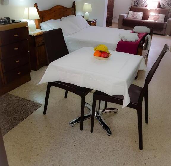 اتاق کلاسیک چهارنفره, D Ambrogio Guest House