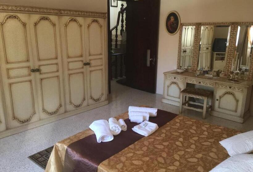 اتاق استاندارد سه نفره, D Ambrogio Guest House