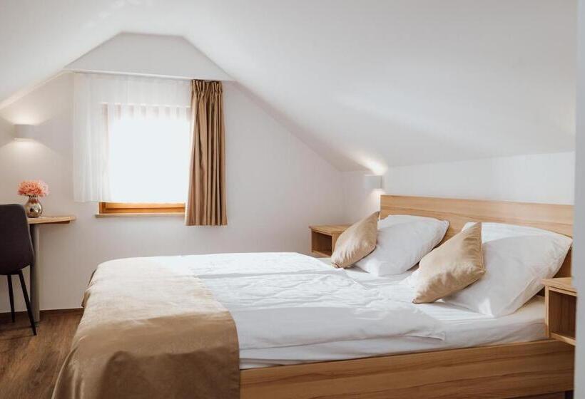 اتاق خانوادگی, Gostišče Iršič