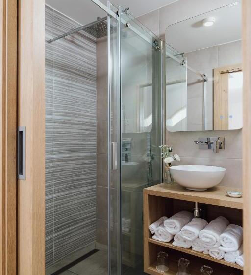 اتاق خانوادگی, Gostišče Iršič