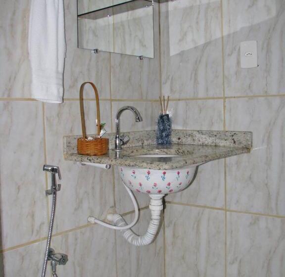 标准三人间, Pousada Kafundó Inhotim