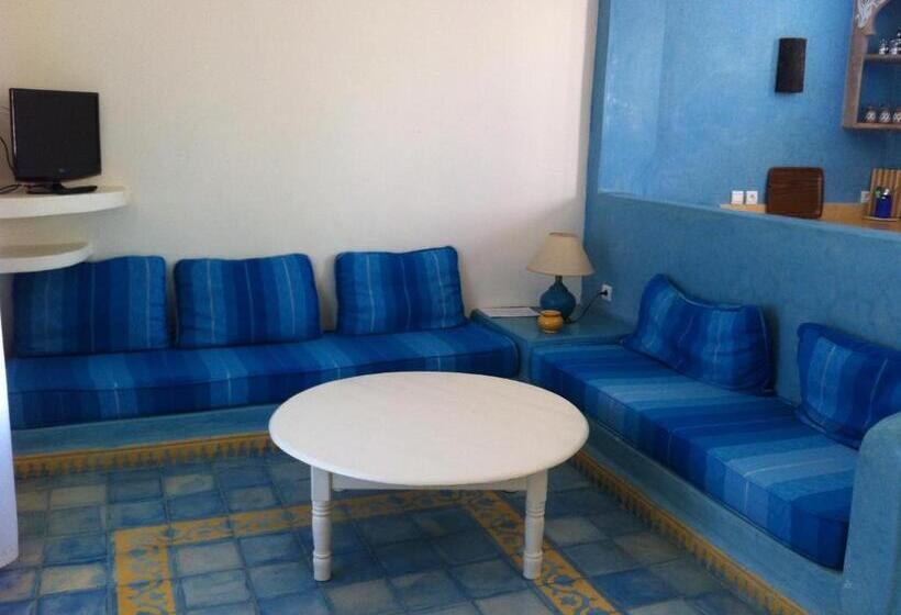 Полулюкс, Un Thé Au Bout Du Monde