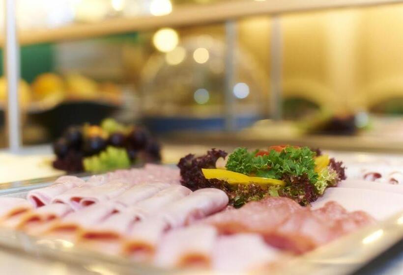 Апартаменты 2 Спальни, Pensiunea Junior