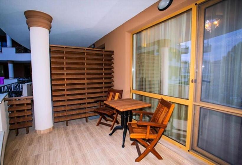 标准工作室, Boutique Apart Hotel Versis