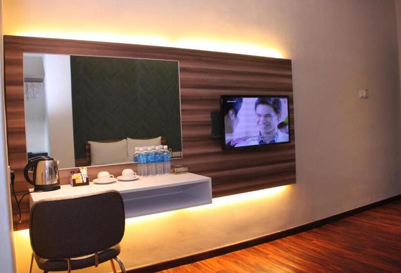 جناح عائلي, D Elegance