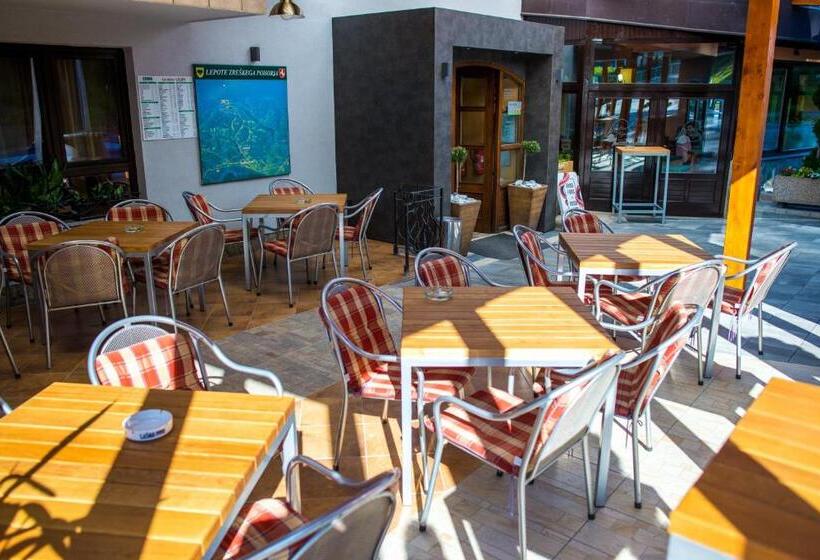 آپارتمان 2 خوابه, Gostisce Ulipi